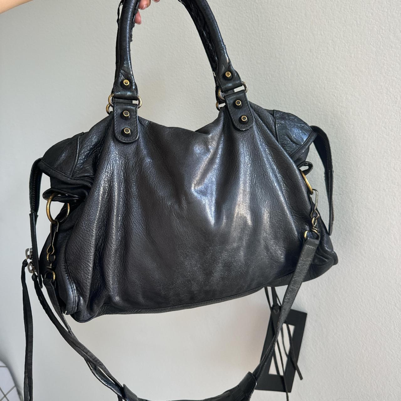 Balenciaga city bag medium in black color Preowned