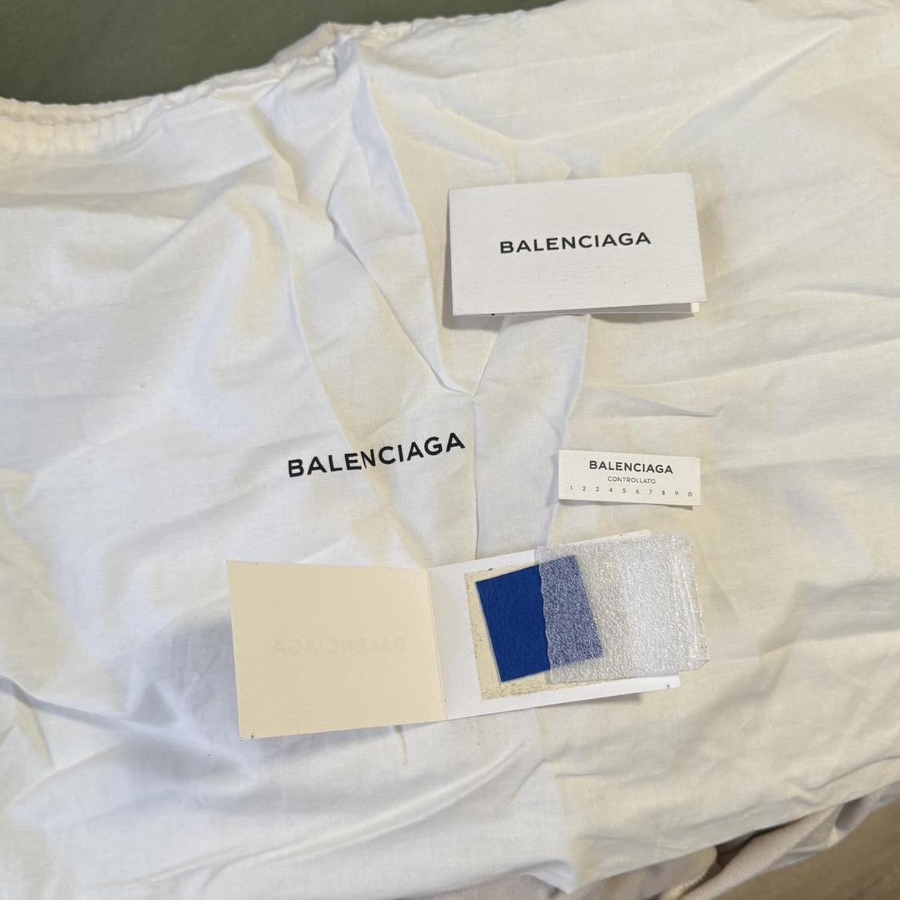 PreOwned Authentic Balenciaga city bag blue lambskin leather