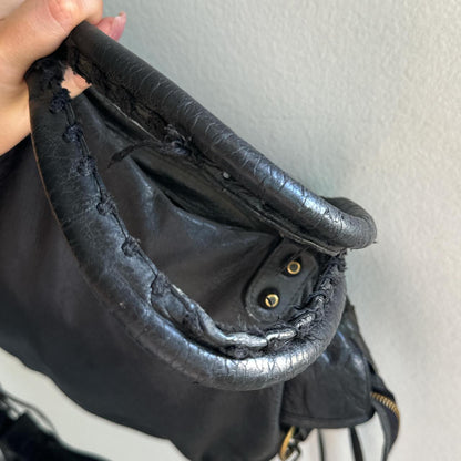 Balenciaga city bag medium in black color Preowned