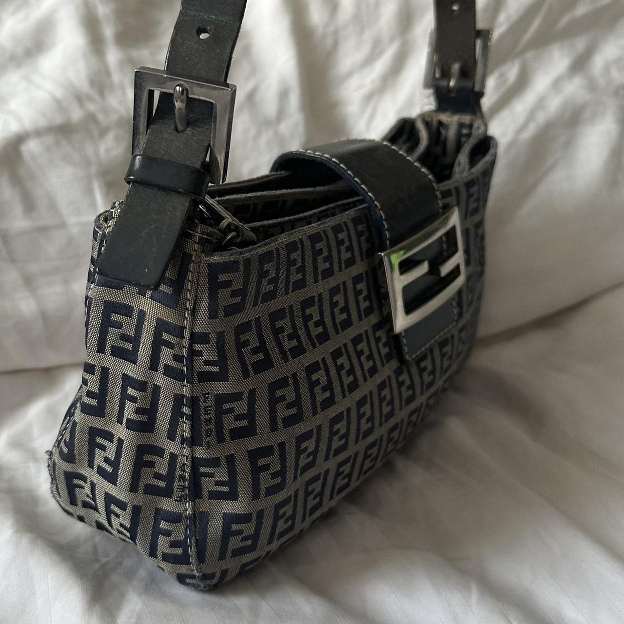 Preowned NAVY FENDI BAGUETTE