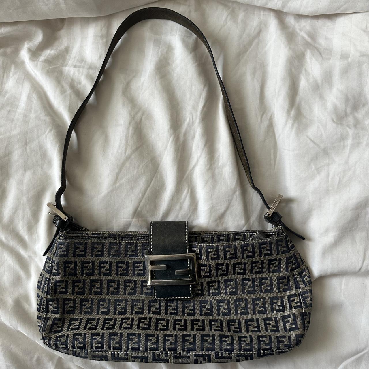 Preowned NAVY FENDI BAGUETTE